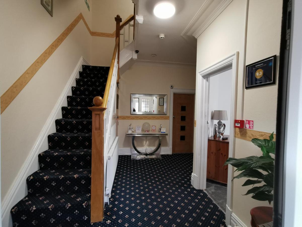 Sunnydale Hotel Blackpool Bagian luar foto